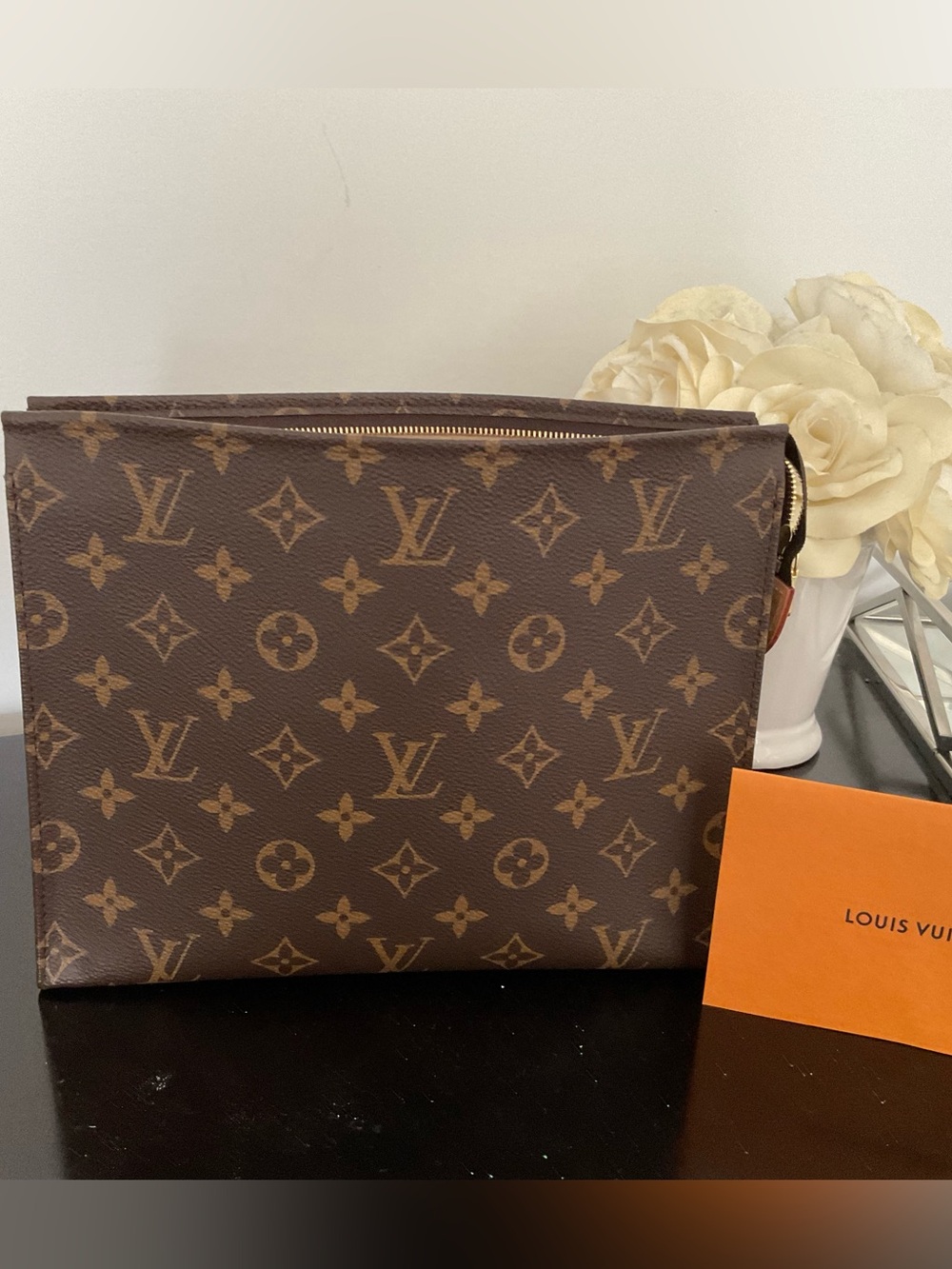 Louis Vuitton Monogram Canvas Toiletry 26 clutch EUC